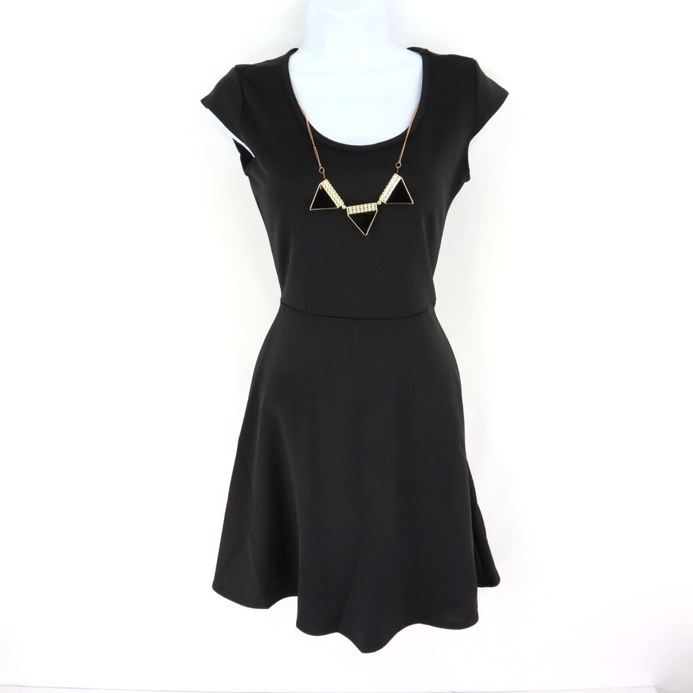 Pinc Cap Sleeve Dressβ Womens Sz M Black Polyester Built-In Necklace Fit & Flare